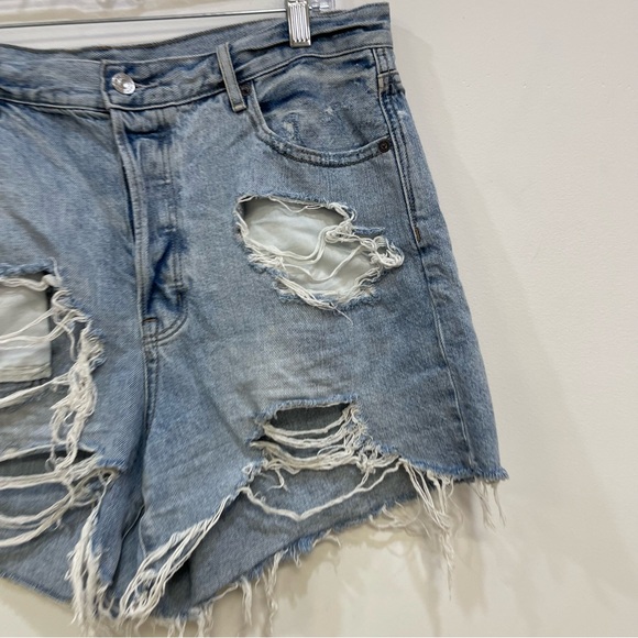 American Eagle 90’s Boyfriend Jean Shorts Button Fly Destroyed Womens 16 - Picture 2 of 8